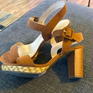 Liz Claiborne Heel Sandal. Size 8